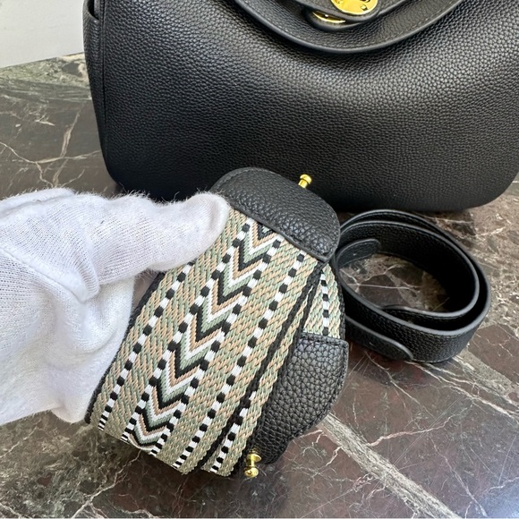 Fashion Leather Pillow bag Crossbody Bag Gold hardware - Picture 9 of 14